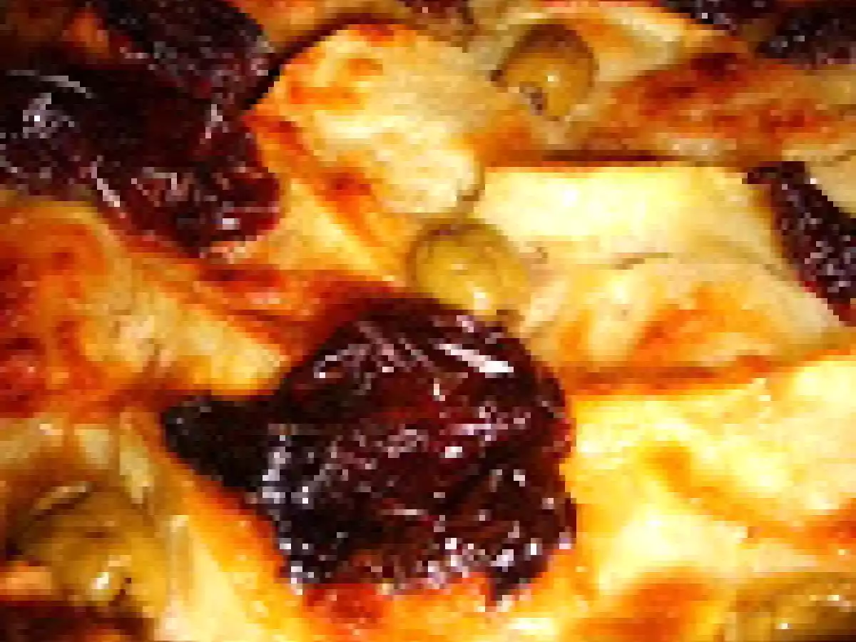 Tarte au thon, parmesan, olives et tomates confites. - photo 2