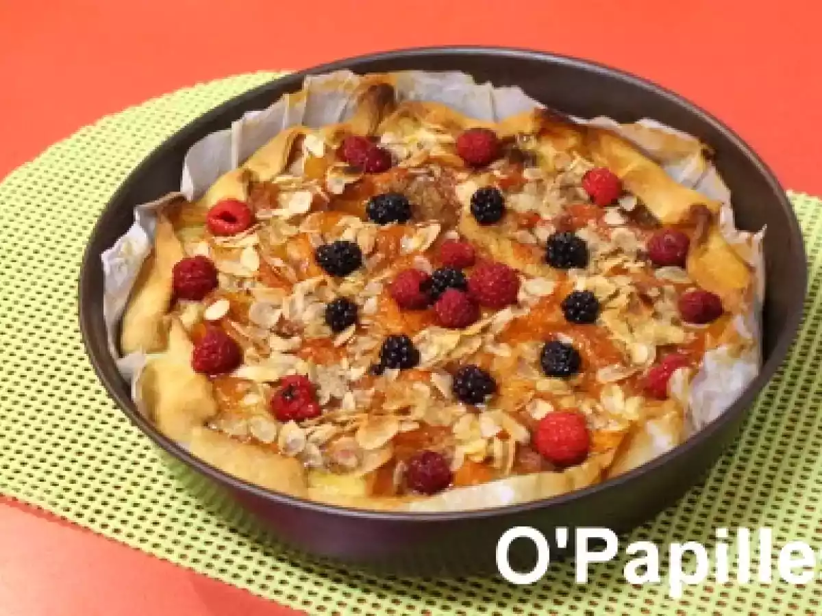 Tarte aux abricots, framboises et mûres