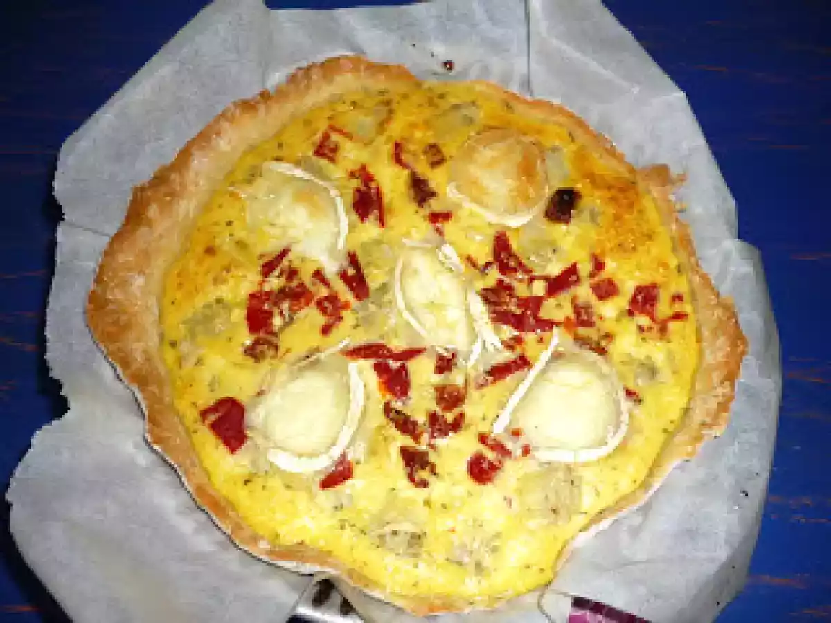 Tarte aux artichauts, tomates séchées et poivrons marinés