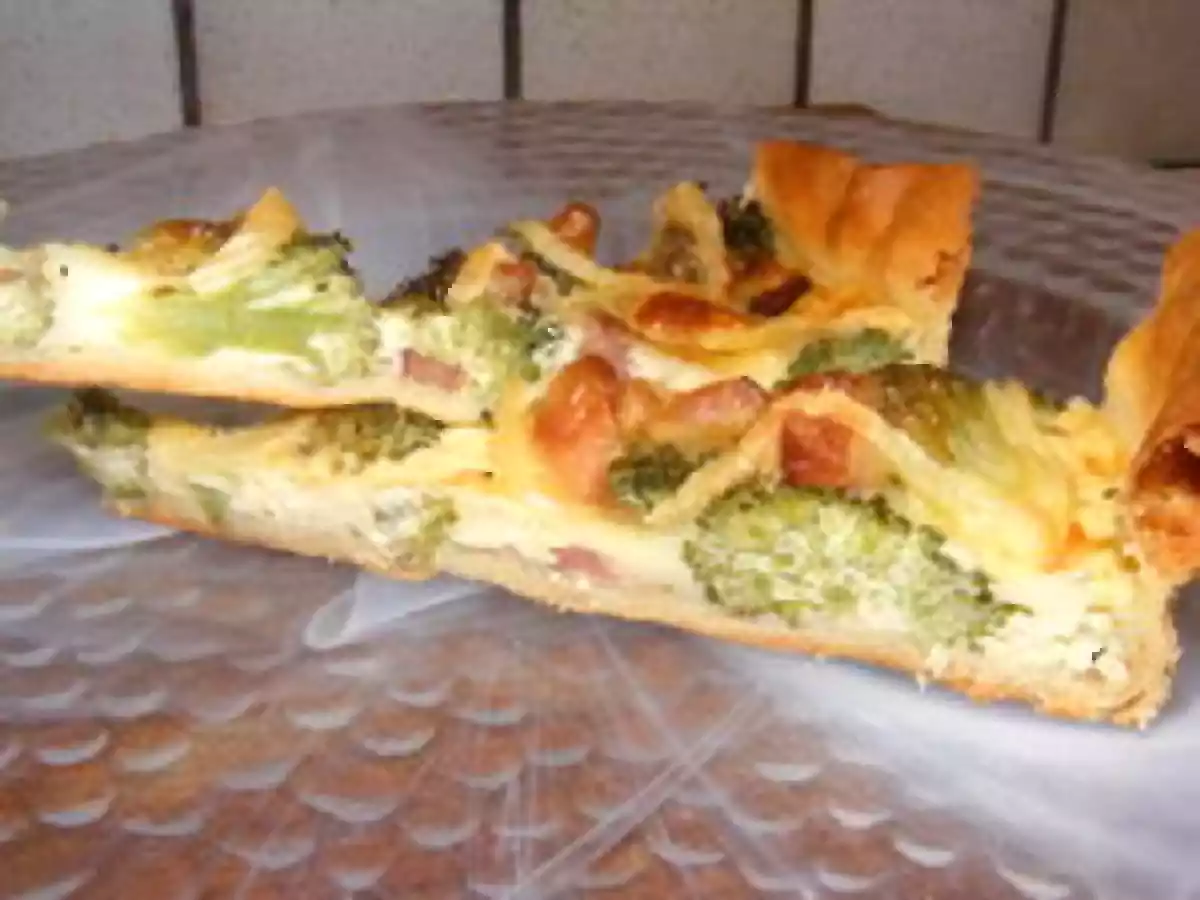 TARTE AUX BROCOLIS ET PAVÉ D'AFFINOIS