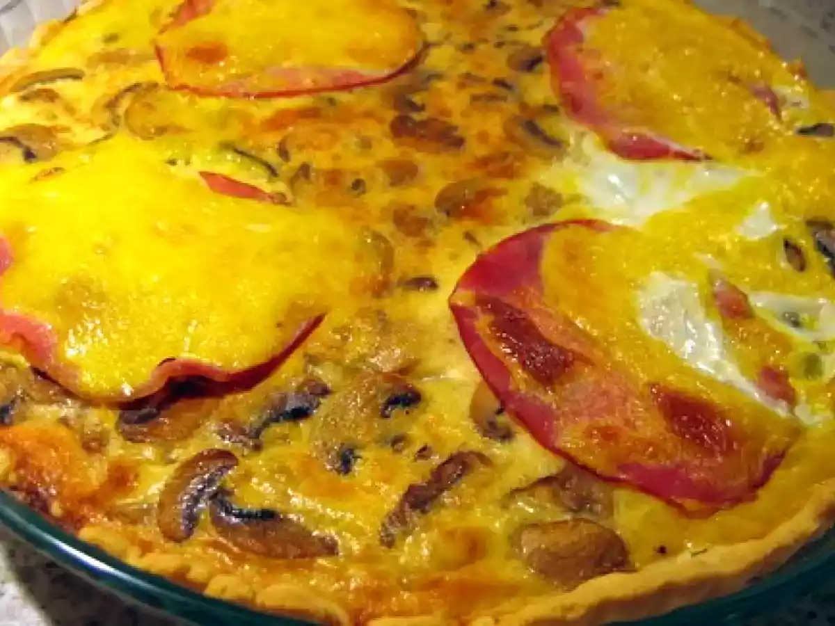 Tarte aux champignons et fines tranches de bacon