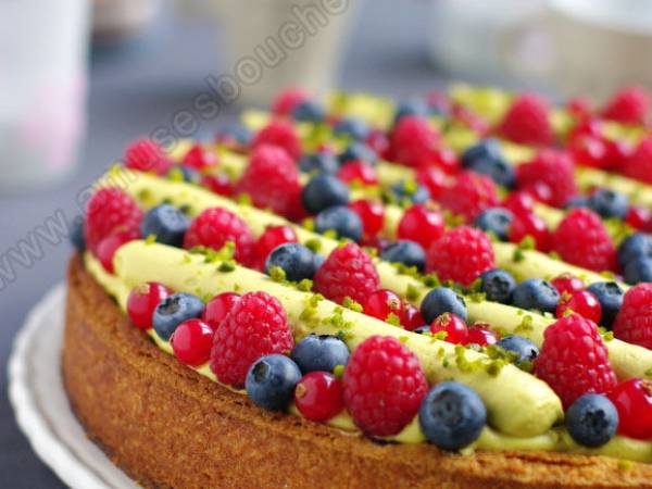 Tarte aux fruits rouges et pistaches avant une petite pause