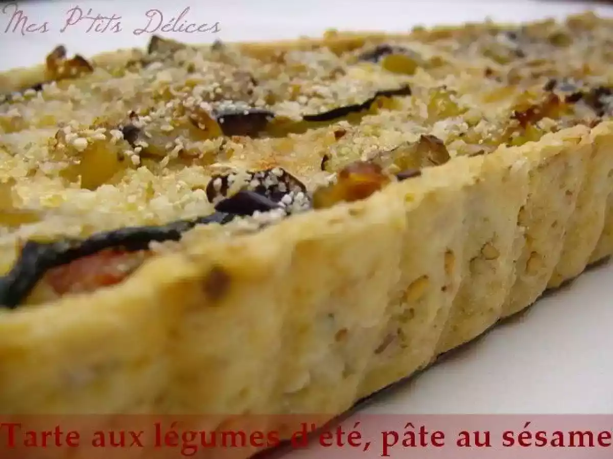 Tarte aux légumes d'été sur fond de pâte au sésame