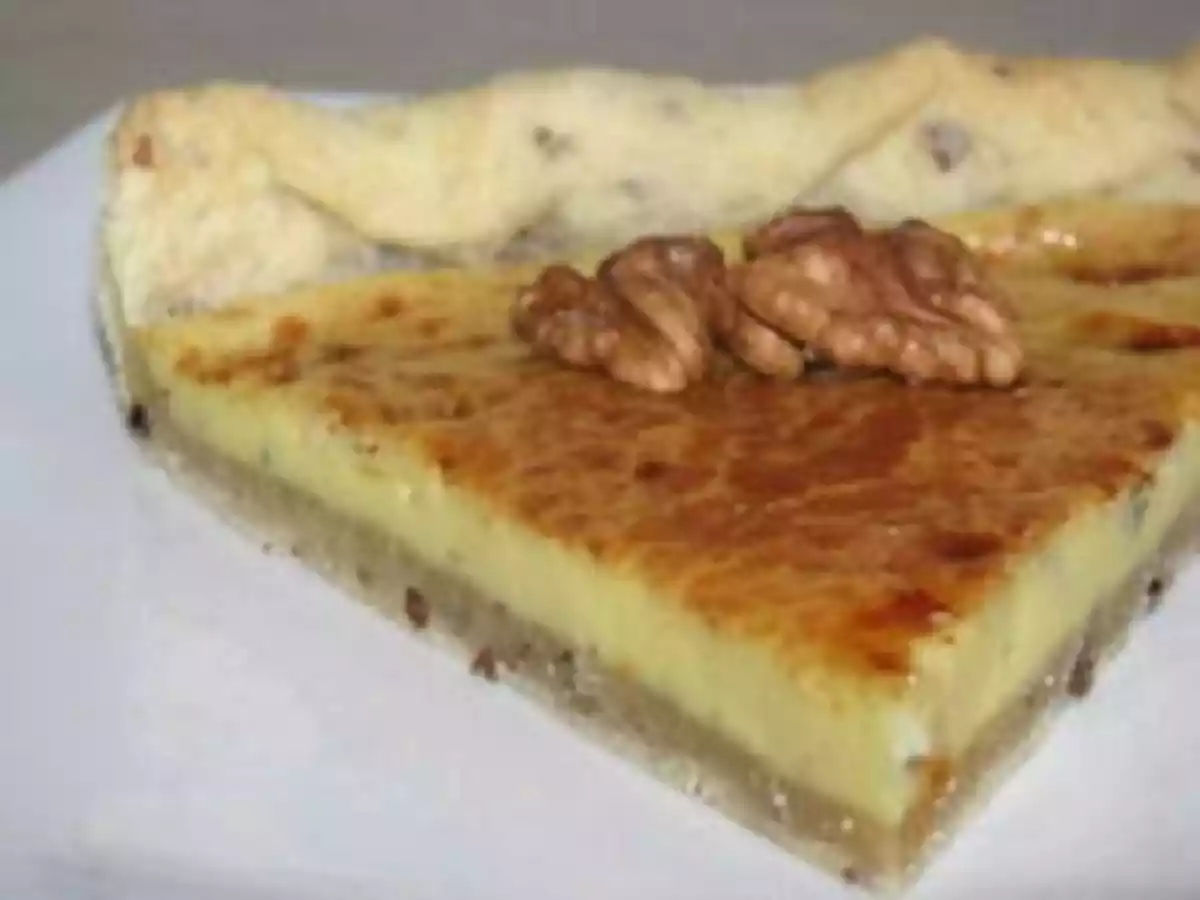 Tarte aux noix, roquefort et miel