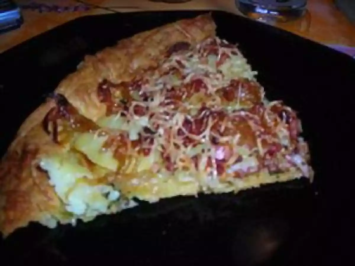 Tarte aux oignons, pommes de terre et lardons