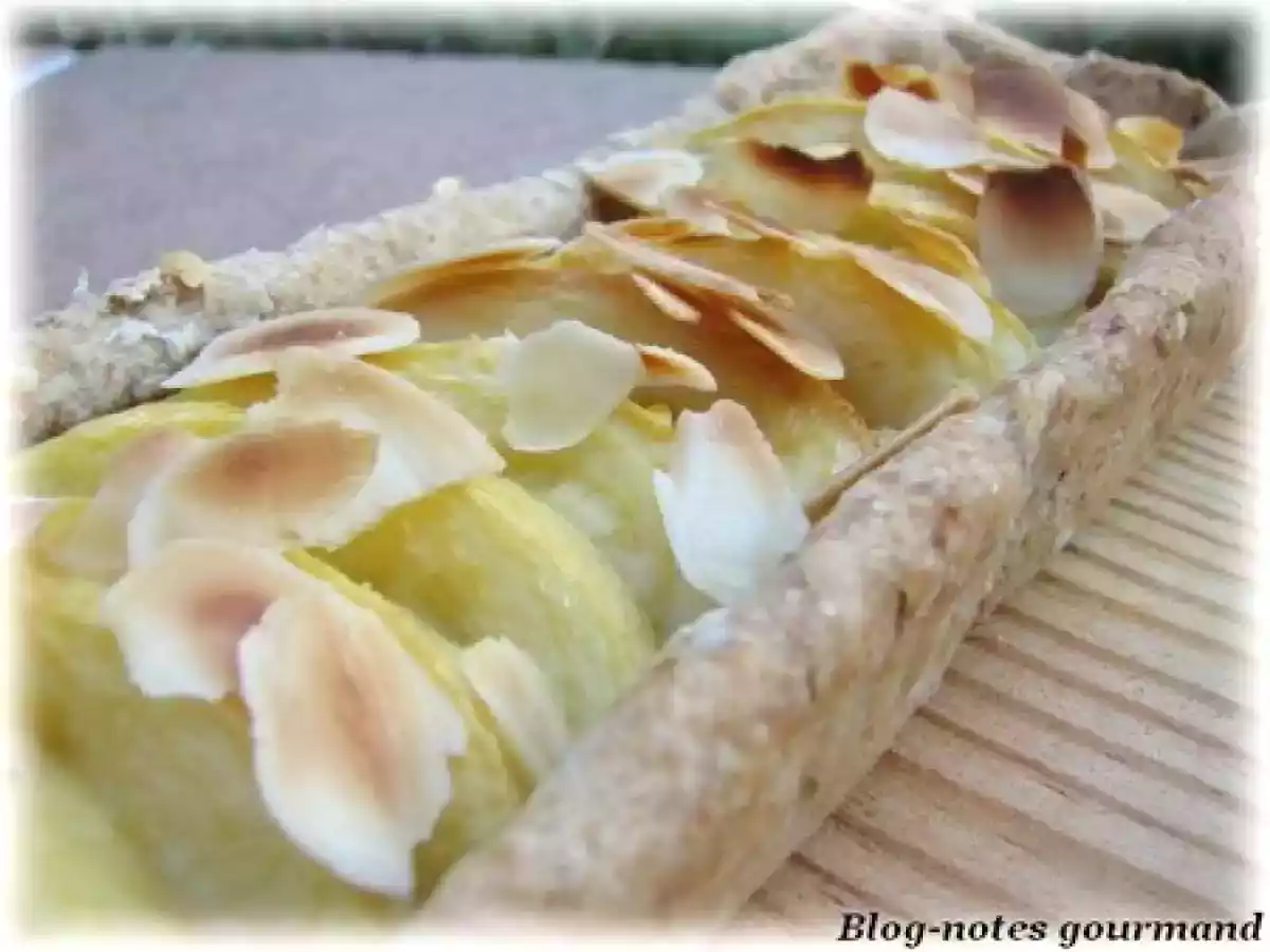 Tarte aux pêches et à la purée d'amande