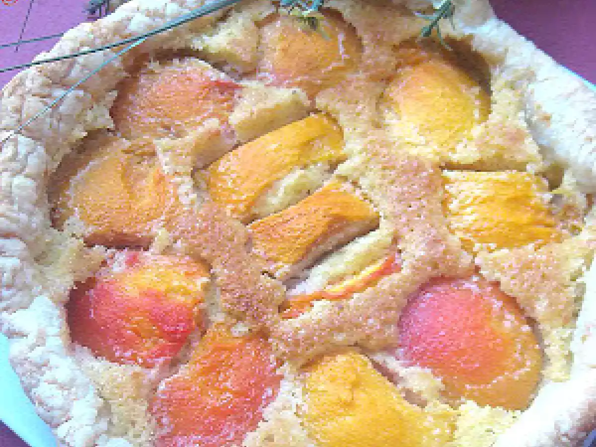 Tarte aux pêches et nectarines, crème d'amande