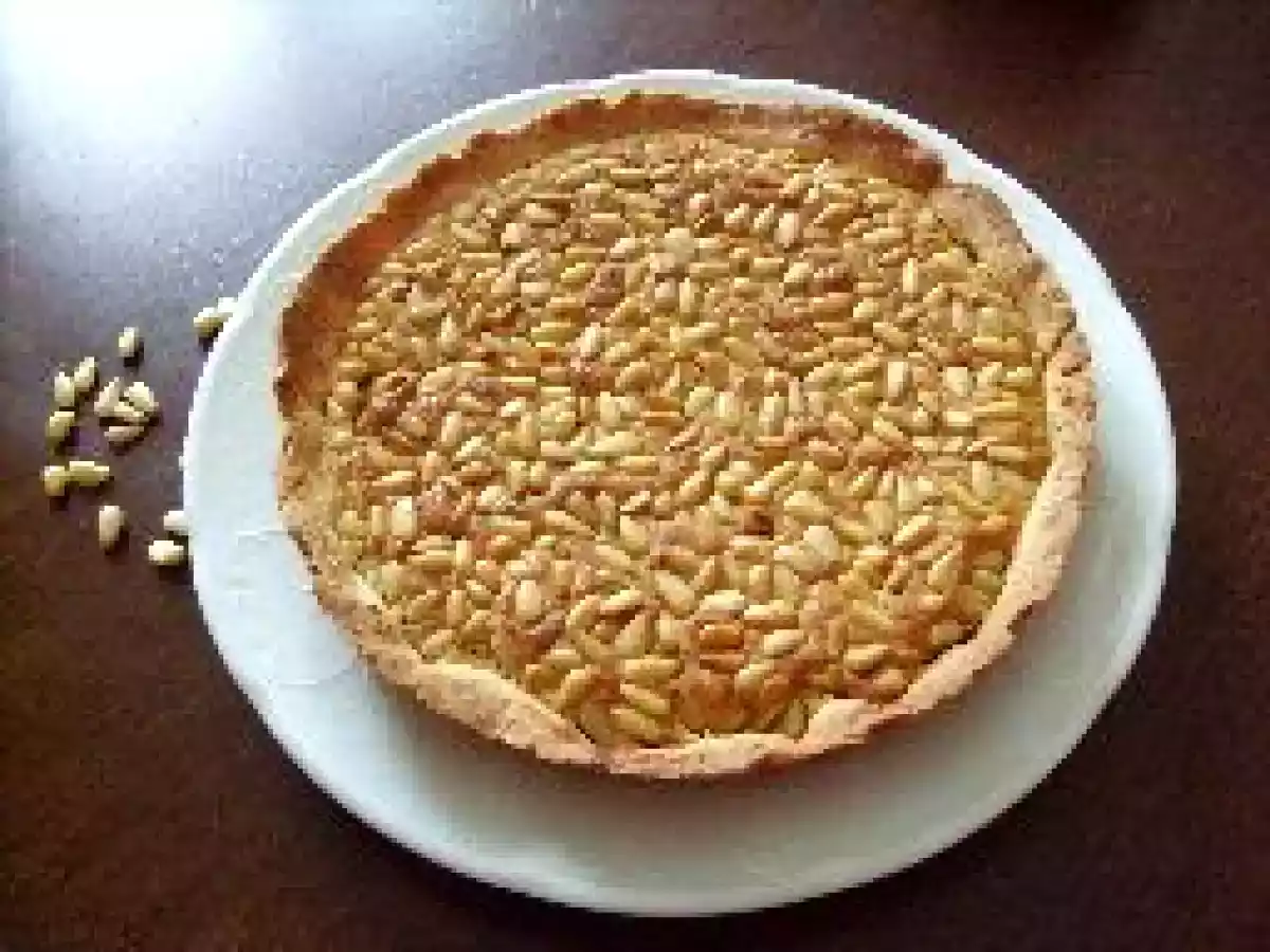 Tarte aux pignons et à la framboise