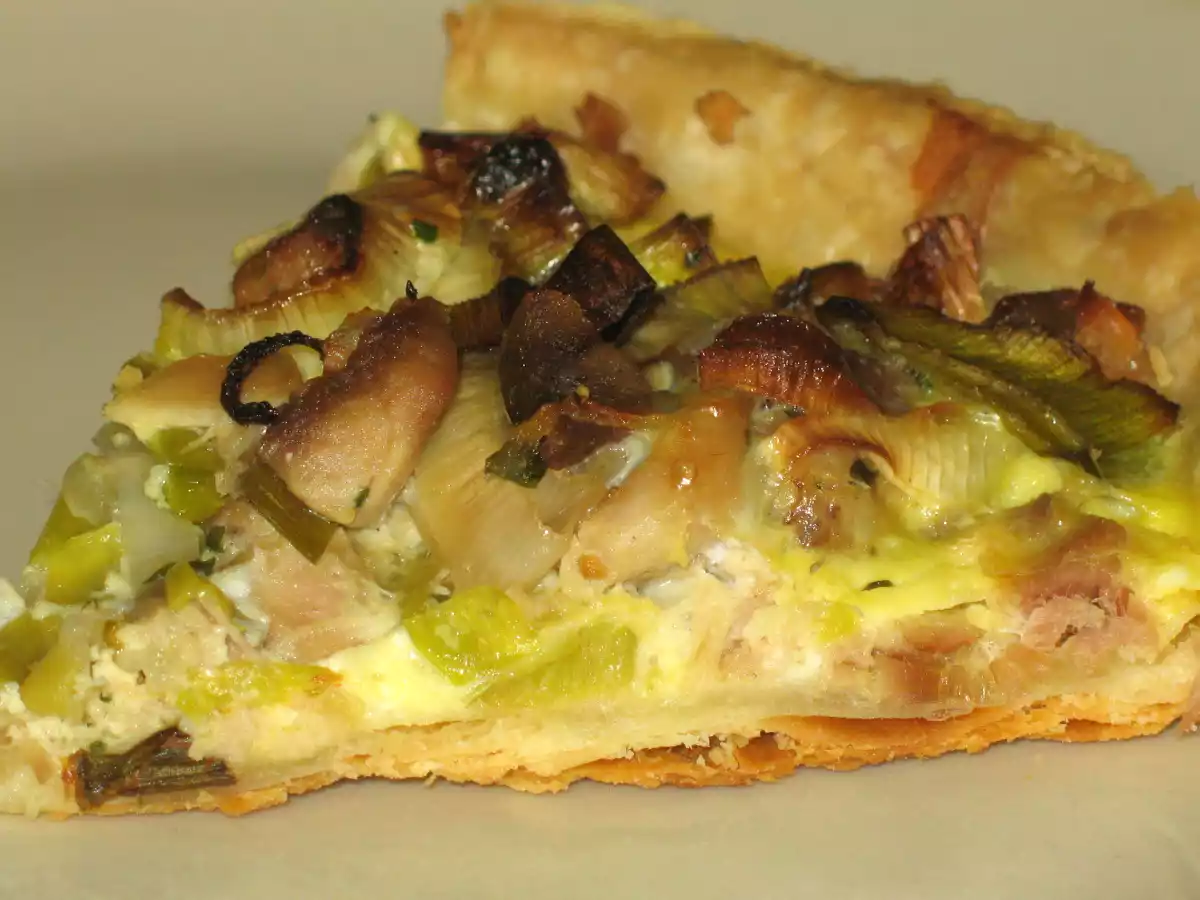 Tarte aux poireaux et restes de chapon