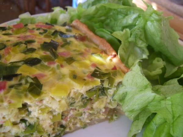 Tarte aux poireaux, lardons et pruneaux