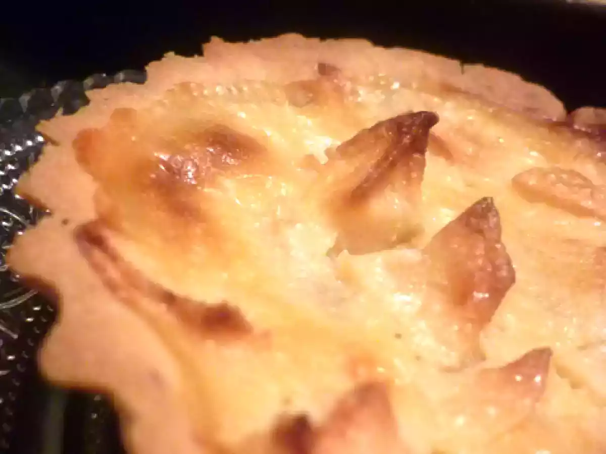 Tarte aux pommes noisette et une lichette de rhum ;)