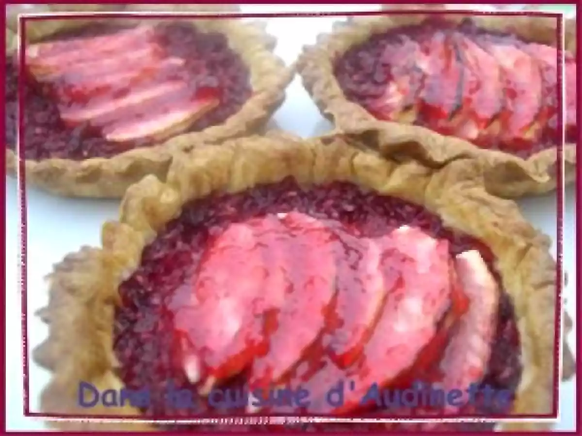 Tarte aux pommes sur brisures de framboises - photo 3