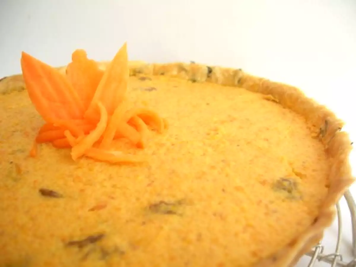 Tarte carottes/cardamome, nori, amandes, et raisins secs