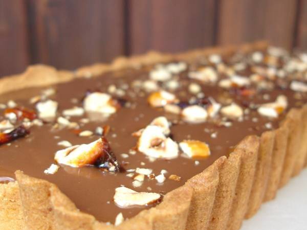 TARTE CHOCOLAT AU LAIT, NOISETTES CARAMELISEES A LA FLEUR DE SEL DE PH