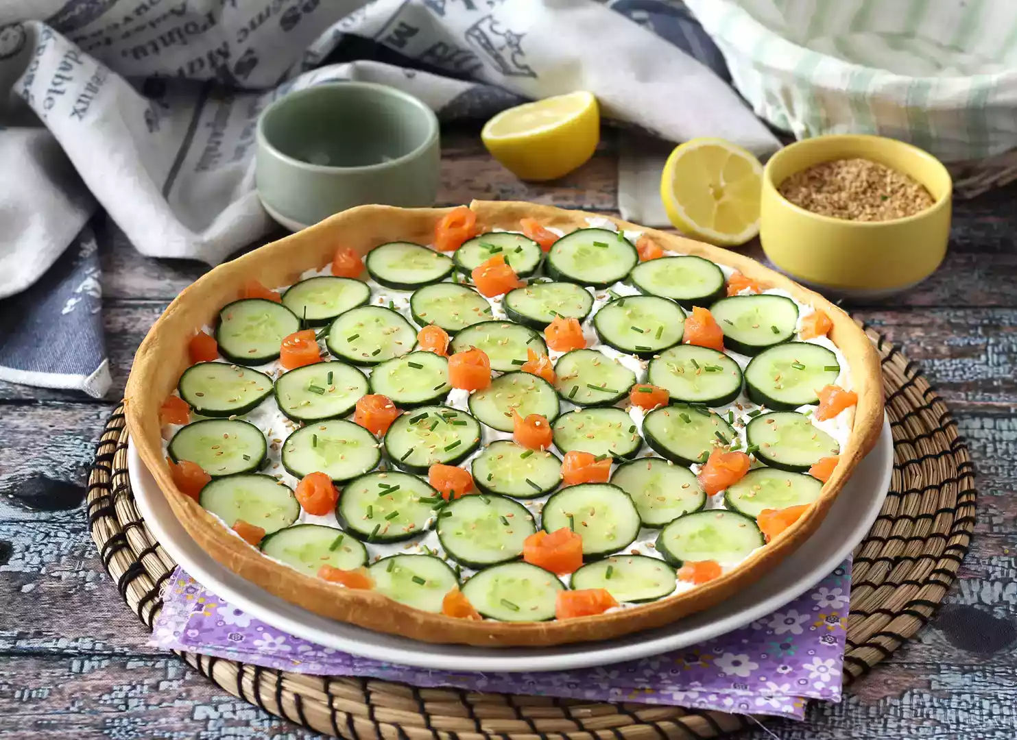Tarte d'été super rafraichissante: ricotta, concombre et saumon fumé
