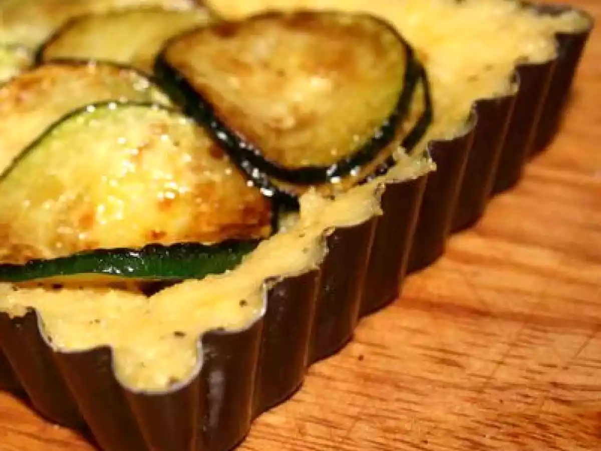 TARTE DE POLENTA AUX COURGETTES