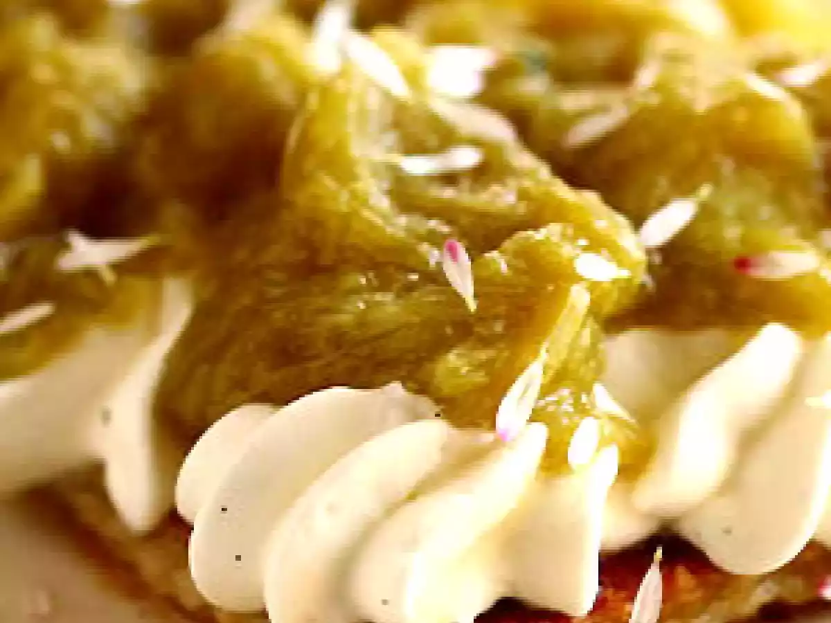 Tarte express à la compote de rhubarbe et à la chantilly vanillée