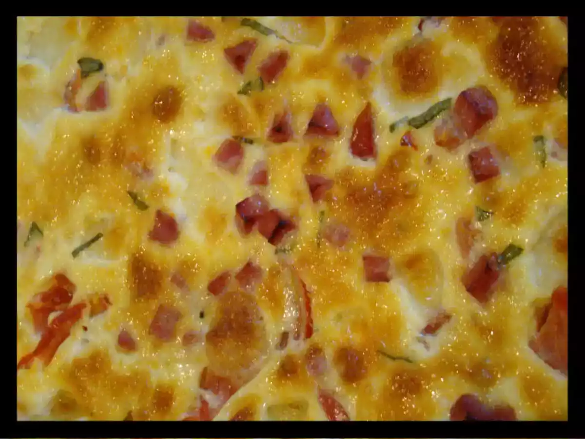 Tarte express tomates, mozza, jambon et basilic frais