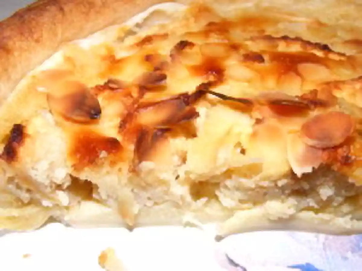 TARTE FEUILLETÉE POMMES AMANDES