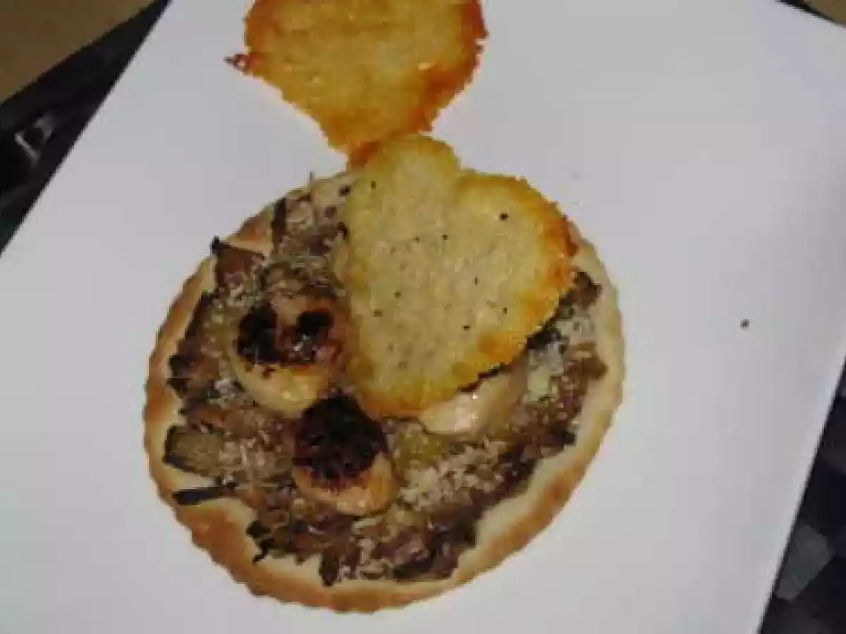 Tarte fine à la fondue de poireau et St Jacques juste poêlées