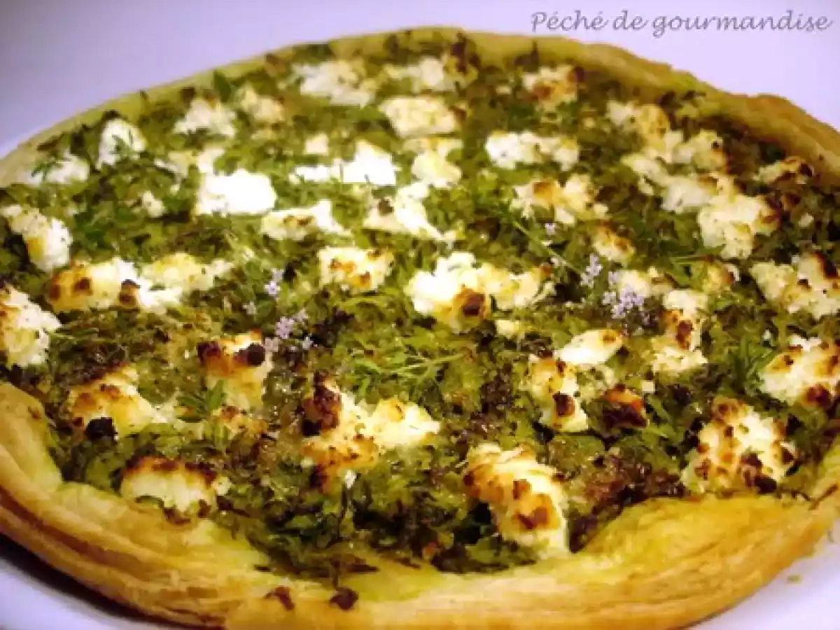 Tarte fine aux courgettes, brousse et thym frais