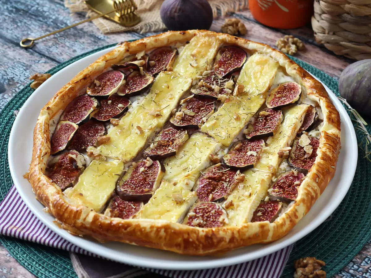 Tarte fine aux figues, brie et noix - photo 2