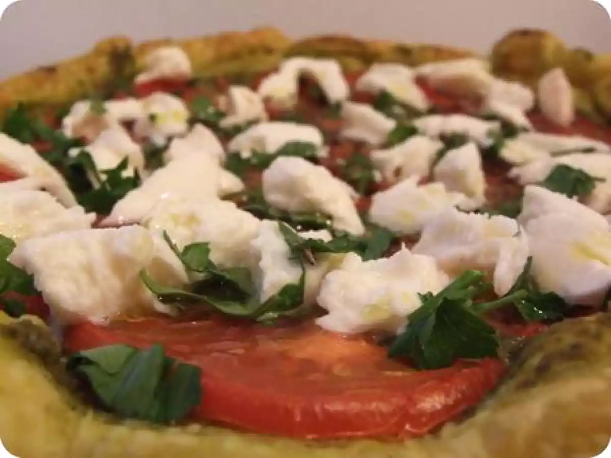 Tarte fine pesto-tomate-mozzarella