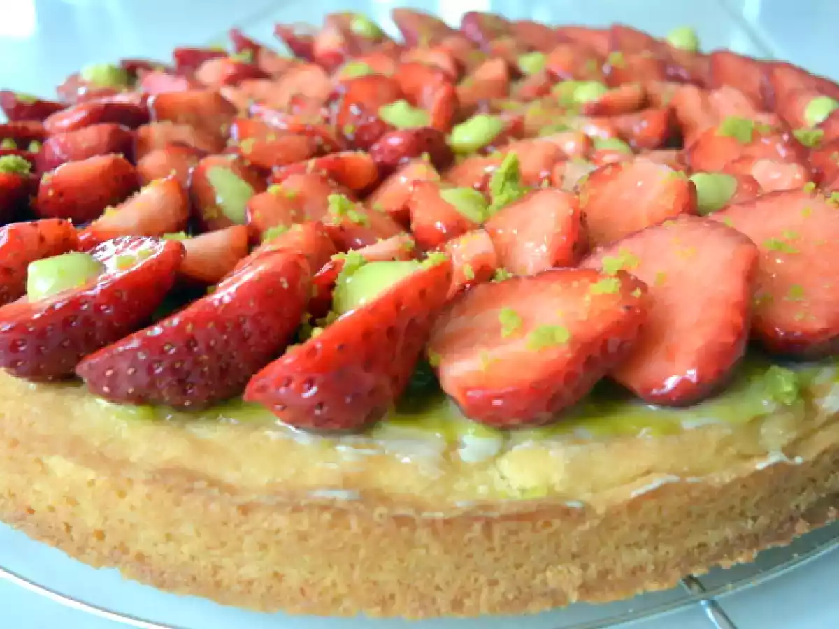 Tarte Fraise Pistache sur sablé Breton