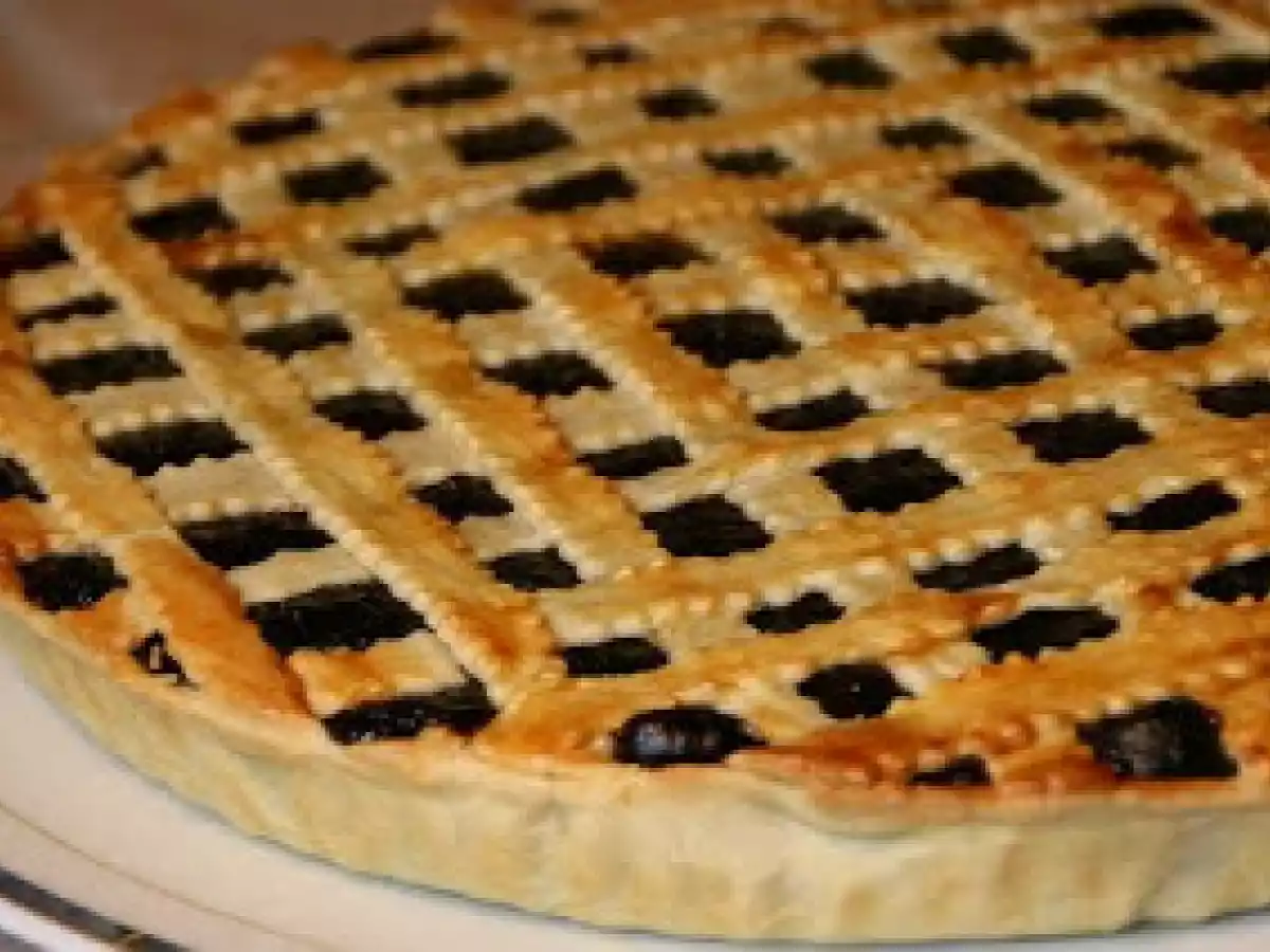 Tarte noire (à la marmelade de prunes séchées)