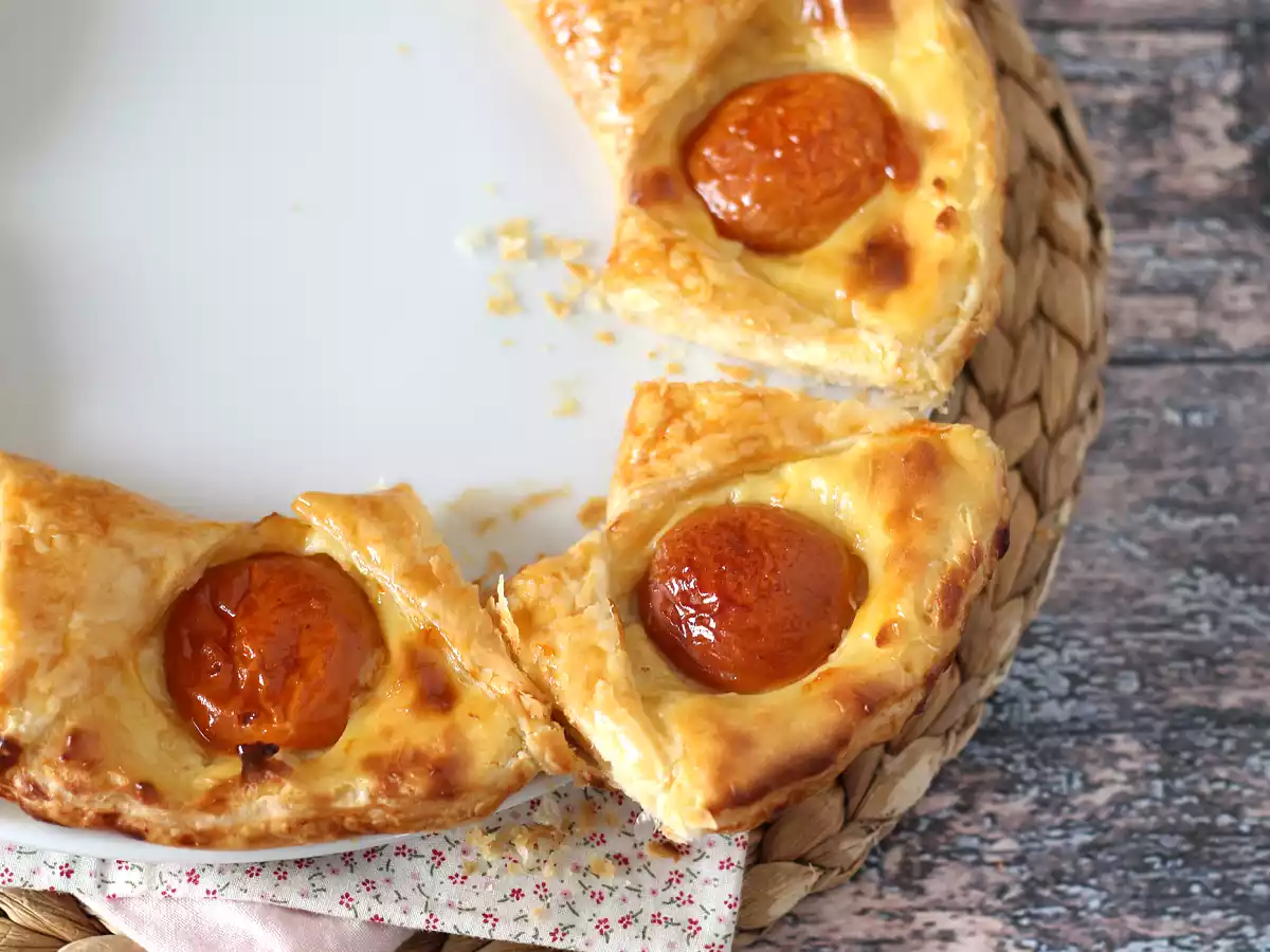 Tarte oranaise - Pâte feuilletée, crème pâtissière et abricots - photo 4