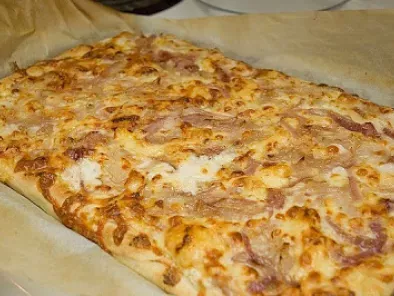 Tarte-pizza aux oignons et aux trois fromages - photo 2