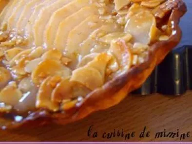 Tarte poires-crème de cannelle, nappage croustillant aux amandes