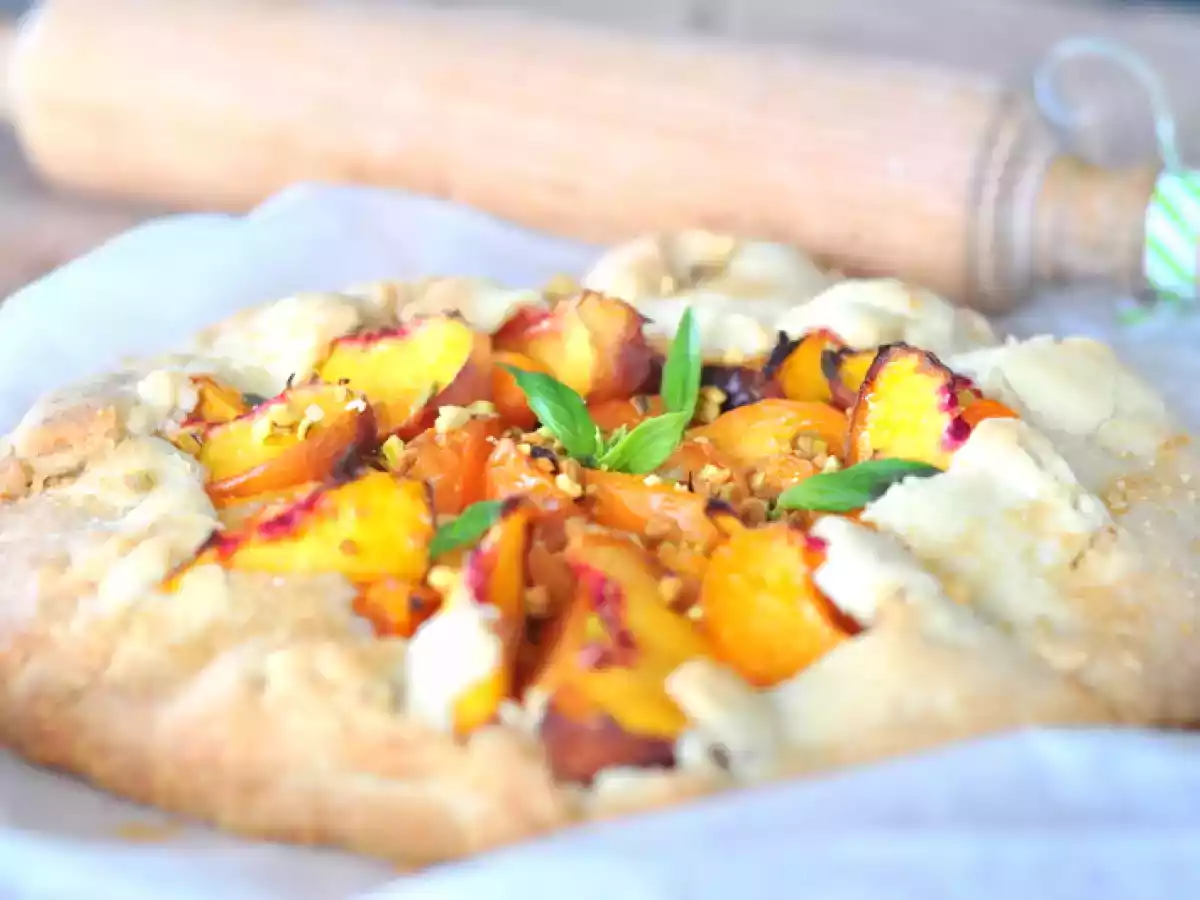 Tarte rustique, pêche, abricot, pistache & basilic - photo 3