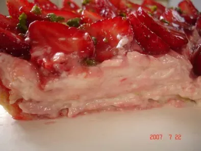 Tarte sablée aux fraises et à la crème de rhubarbe - photo 2
