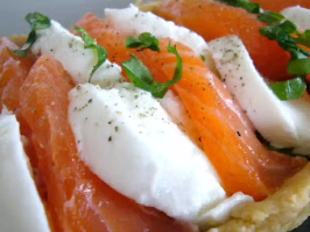 Tarte saumon mariné mozzarella basilic