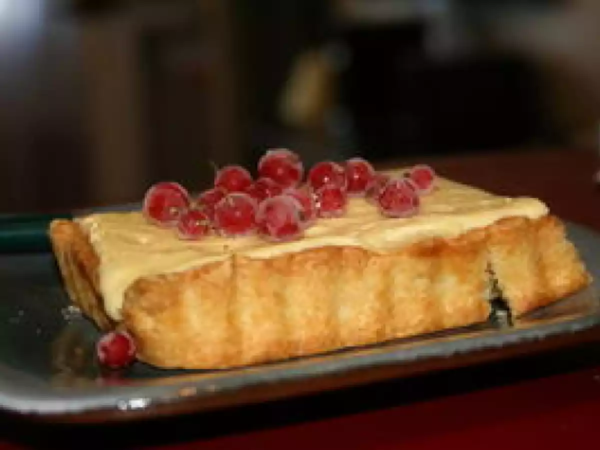 Tarte soufflée et sucrée au fromage de chèvre et aux agrumes