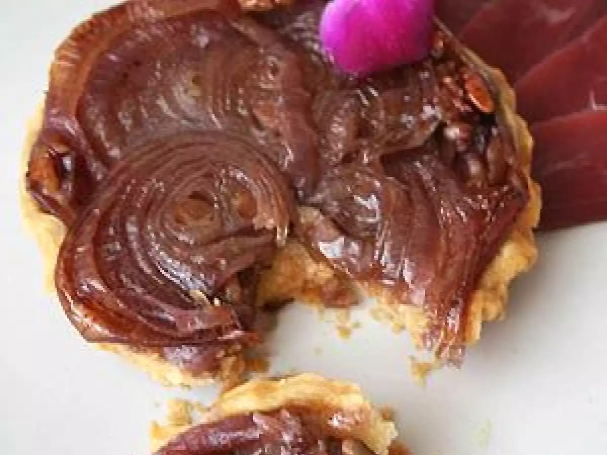 Tarte Tatin aux oignons rouges et noix - photo 4