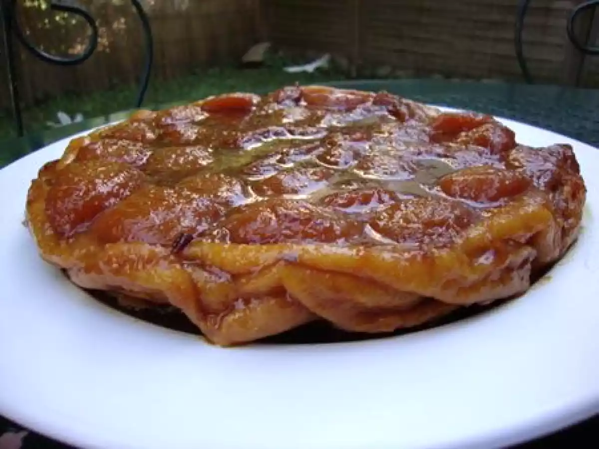 TARTE TATIN AUX PECHES ET A LA LAVANDE