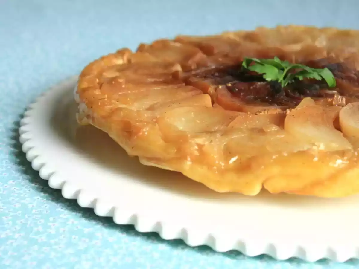 Tarte tatin de navets au chèvre & au miel