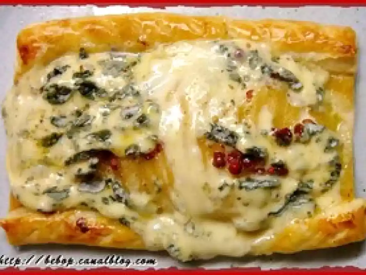 Tartelette fine aux poires et à la Fourme d'Ambert