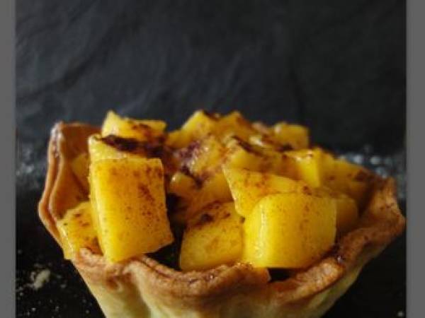 Tartelette mangue et crème d'amande à la pistache