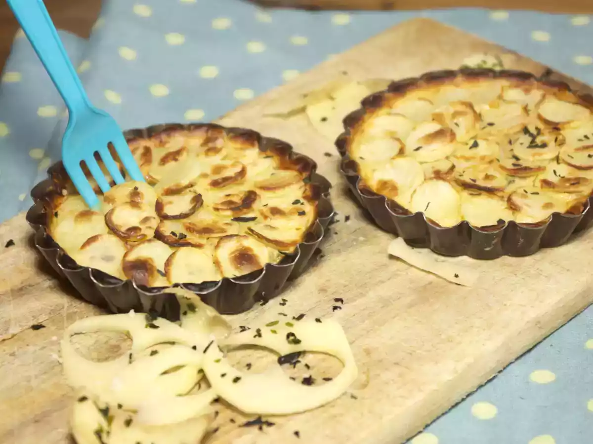 Tartelette pommes de terre primeur de Noirmoutier, mousse de thon et wakamé
