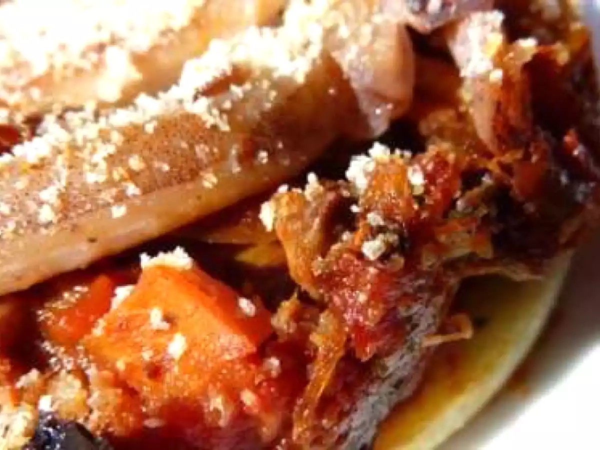 Tartelettes à l'encornet, fondue de tomates