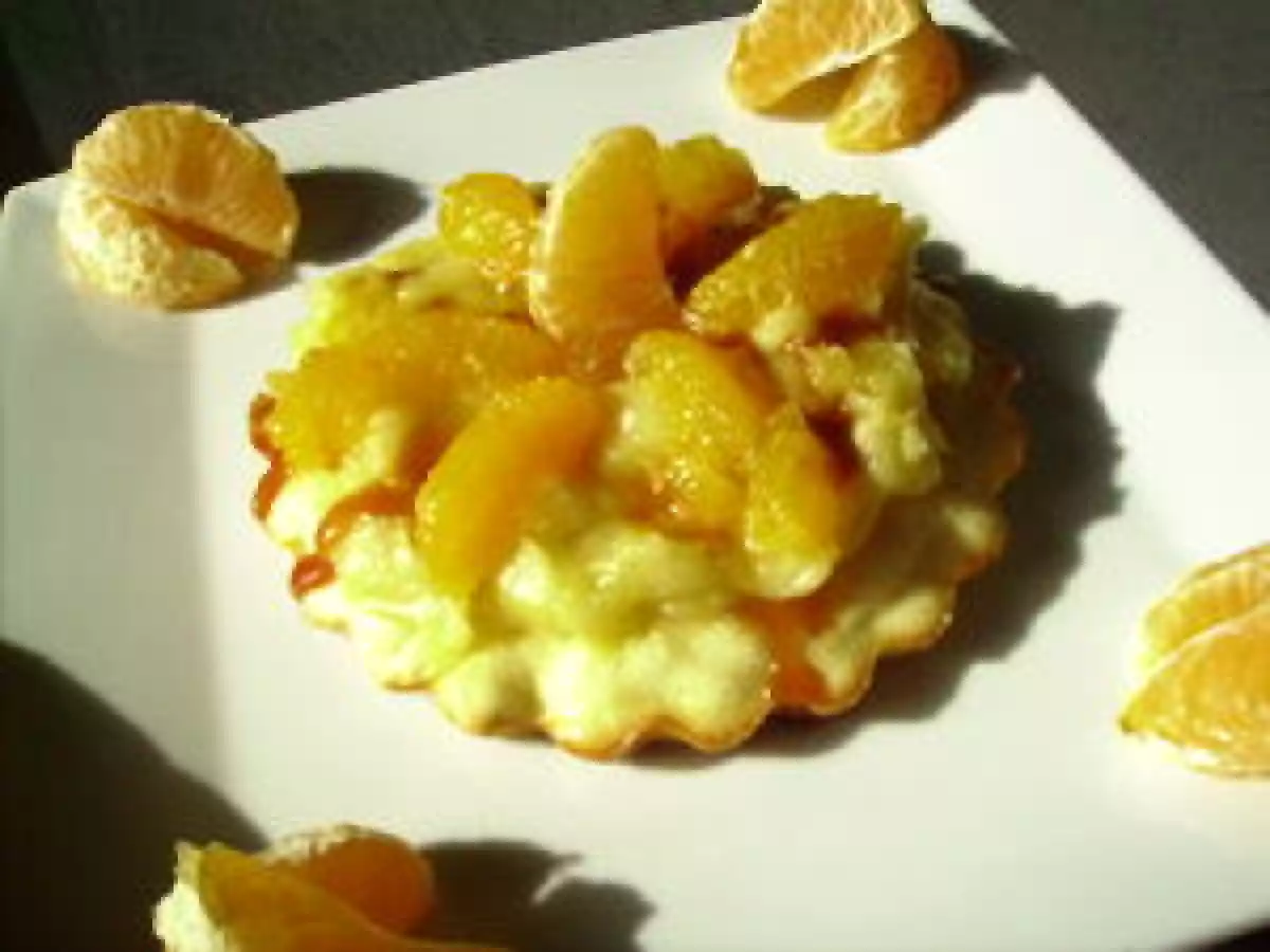 Tartelettes à la banane et aux suprêmes de clémentine confites
