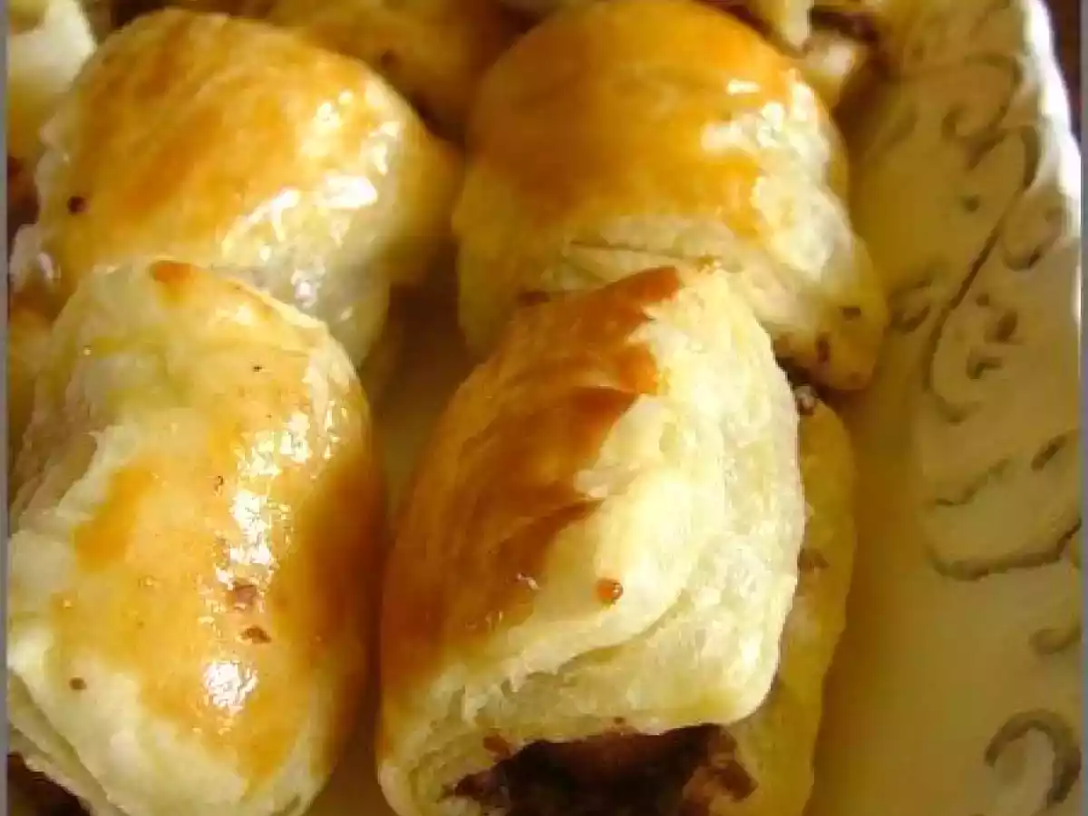 Tartelettes au thon, écus au parmesan, feuilletés aux saucisses, noix épicées - photo 5