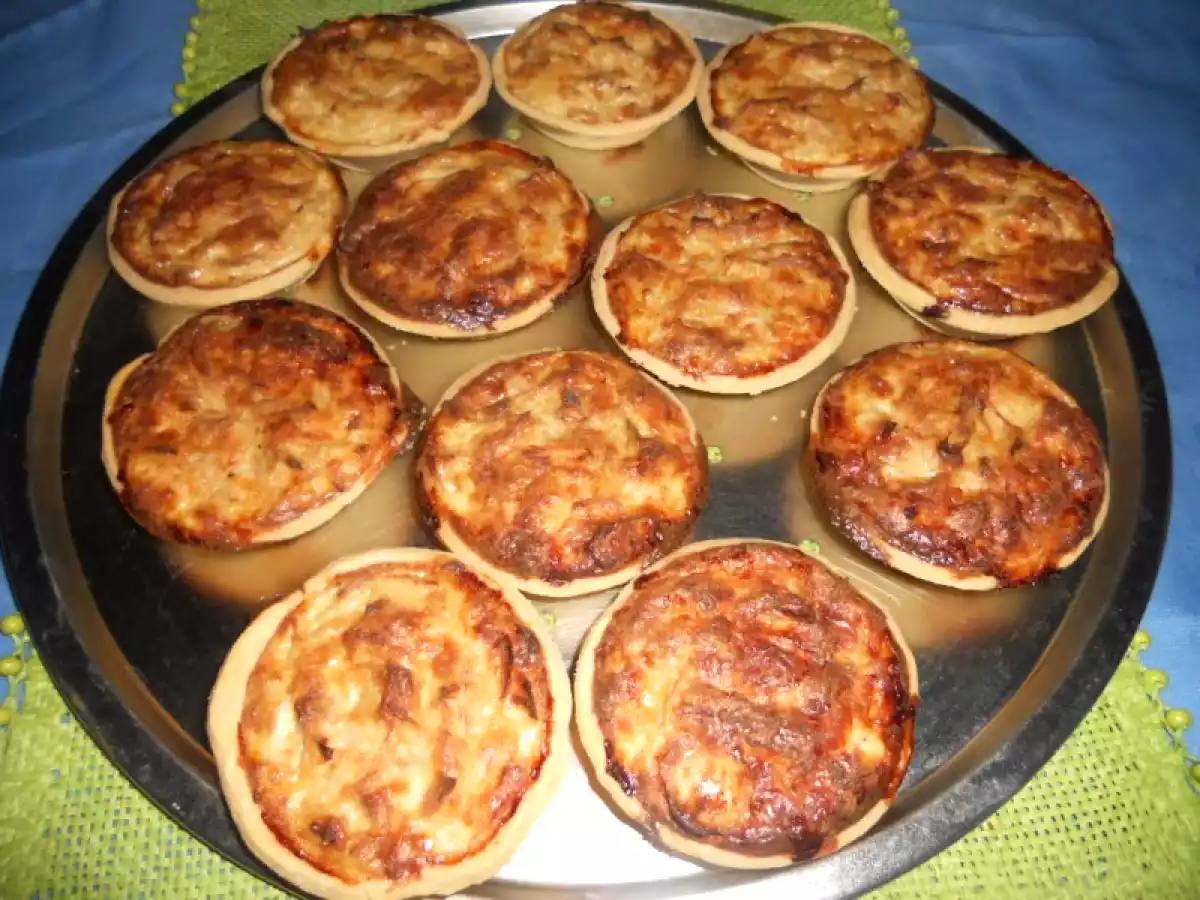 Tartelettes au thon et oignon