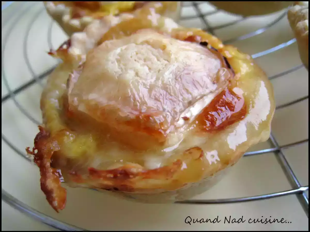 Tartelettes aux oignons, pignons et chèvre - photo 2