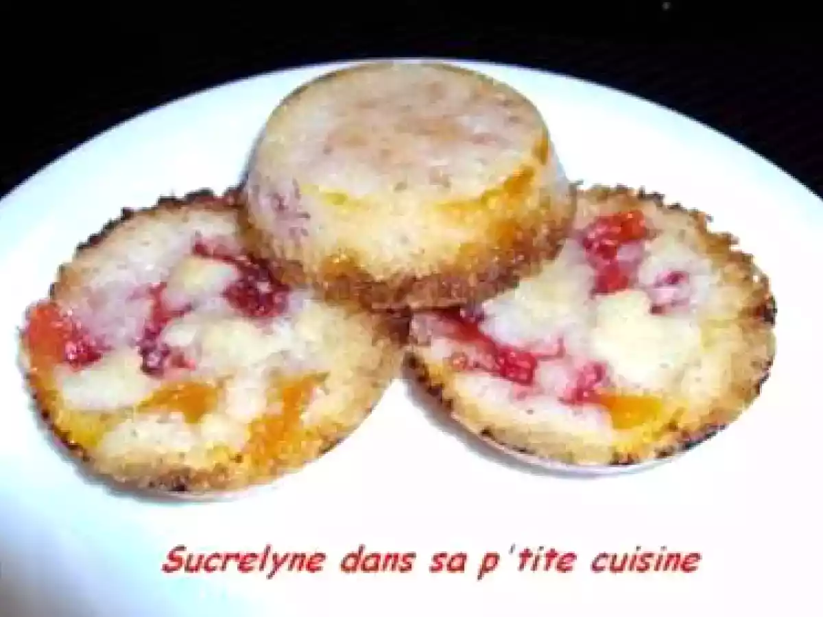 Tartelettes crumble fraise-abricot