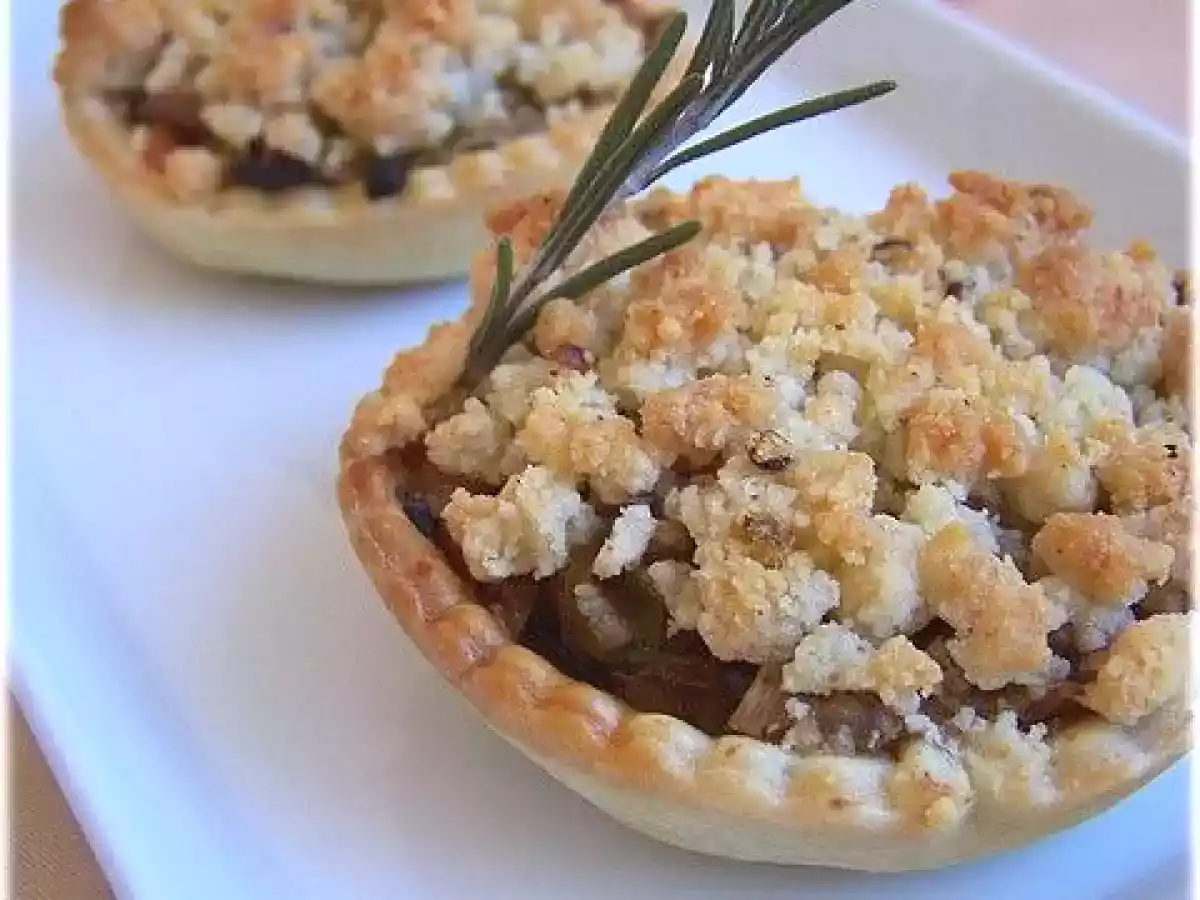 Tartelettes façon crumbles aux poireaux et saumon fumé ( recette Flexipan )