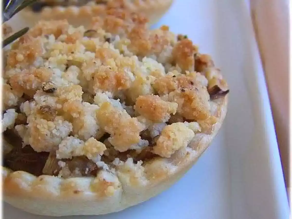 Tartelettes façon crumbles aux poireaux et saumon fumé ( recette Flexipan ) - photo 2